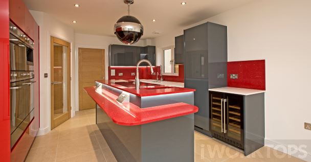 Kitchen worktop splashback